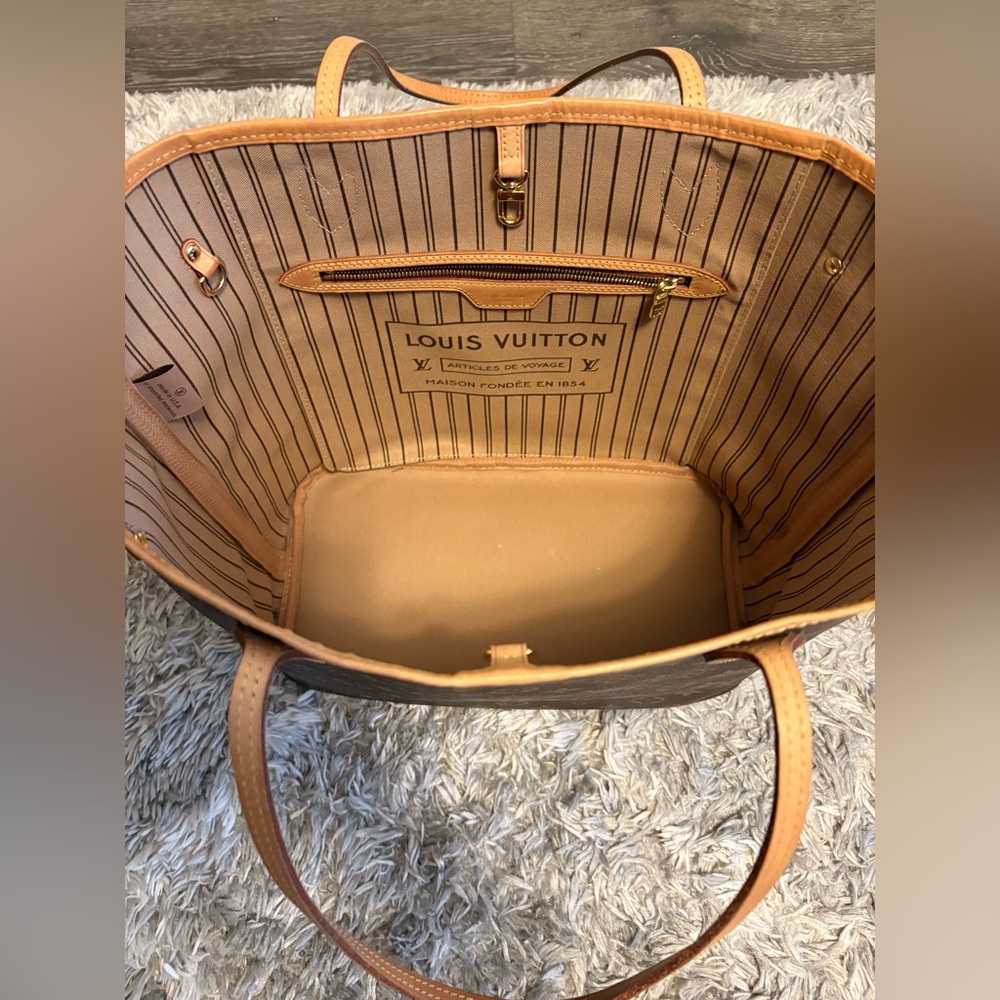 Louis Vuitton Neverfull MM, Monogram, Preowned in Dustbag - Picture 10 of 16